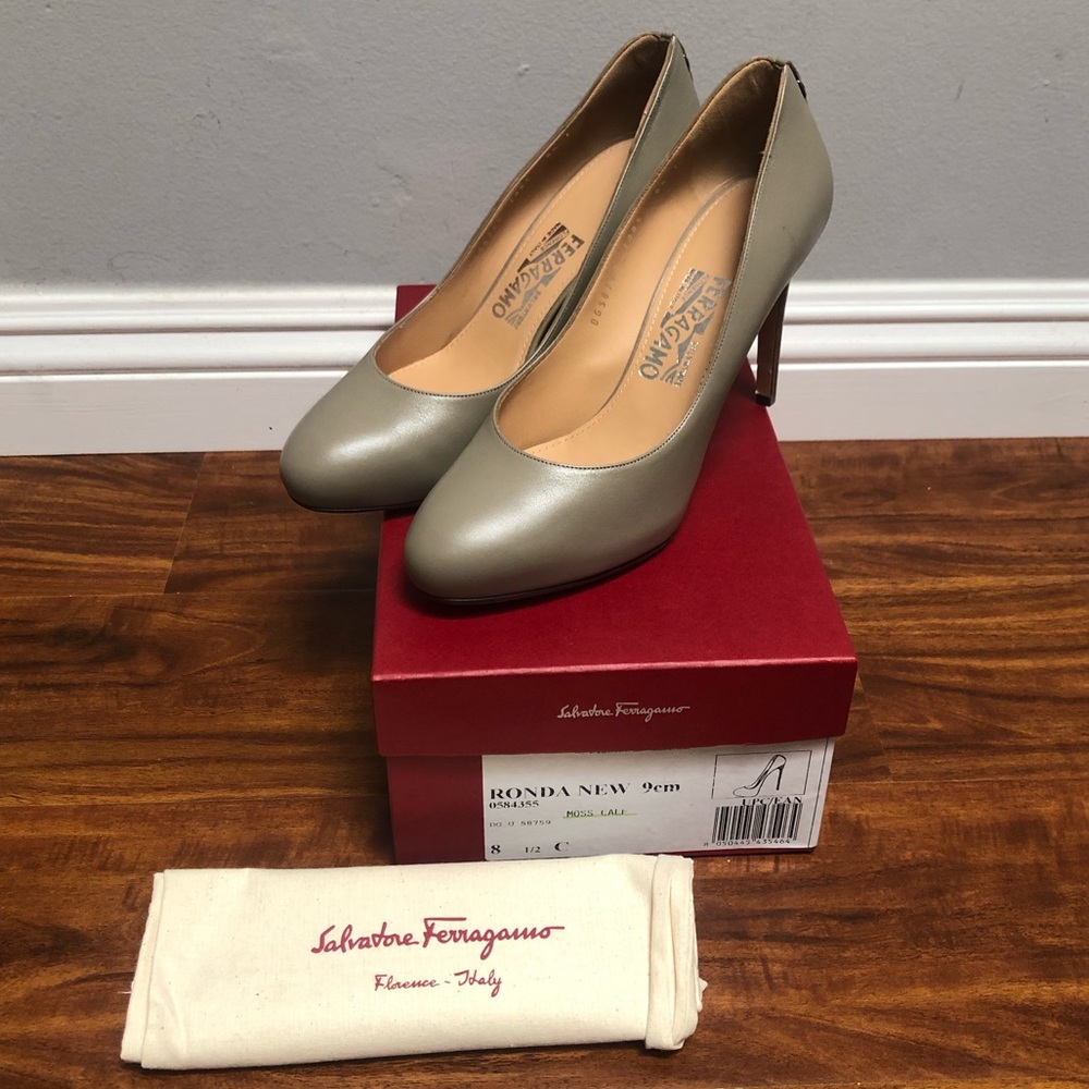 BNIB salvatore ferragamo Ronda pumps Grey sz 8.5